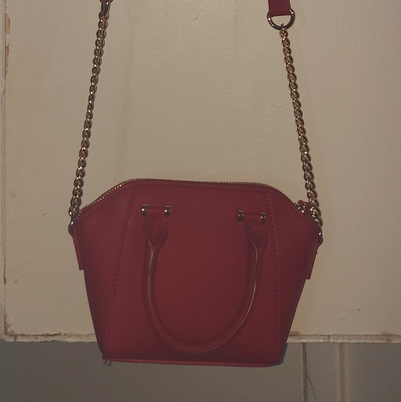 Guess Mini Crossbody - Picture 4 of 4